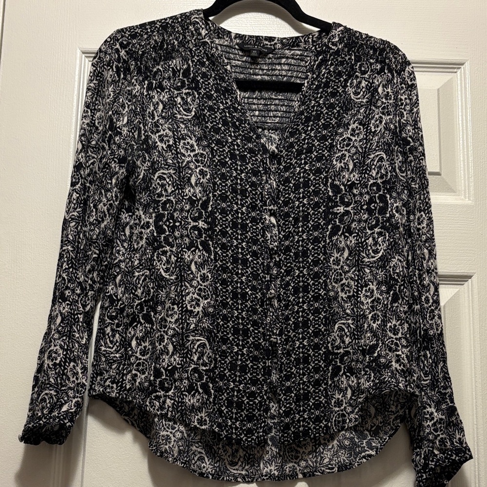 Women's Black and White Patterned Top